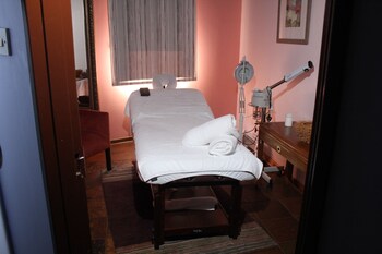 Manong Game Lodge,A1 Lobatse Lobatse,3.5 star