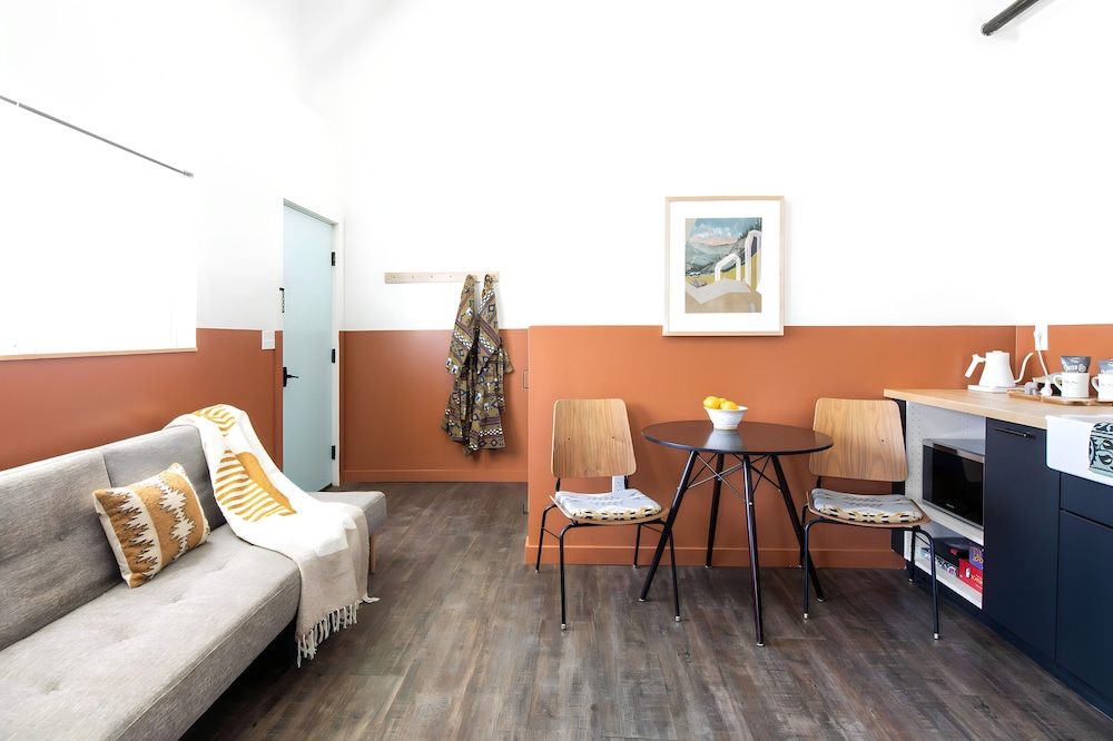 mellow moon lodge