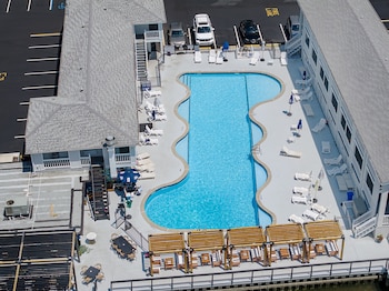 beachwalk at sea bright