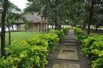 Ntoroko Game Lodge,Semuliki Wildlife Reserve Ntoroko Kyenjojo,4 star