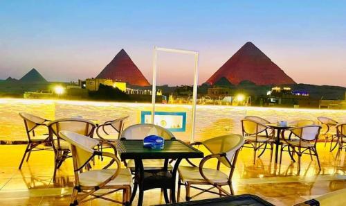pyramids top inn