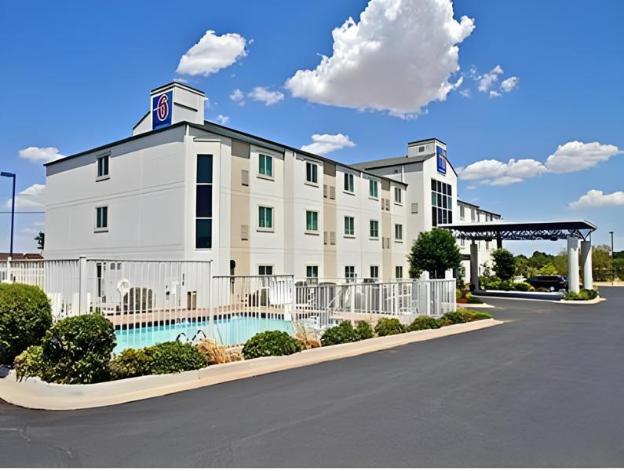 motel 6 el reno ok