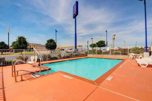 motel 6 el reno ok