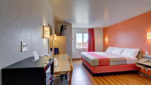 motel 6 el reno ok
