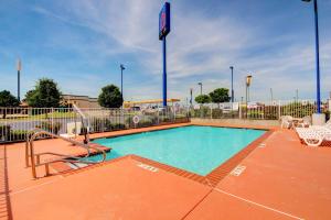 motel 6 el reno ok