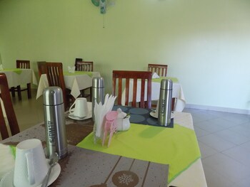 Deluxe Hotel - Ishaka,Bushenyi Kasese Ishaka,3 star