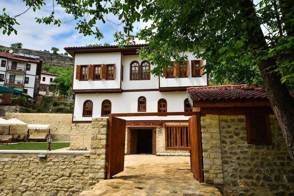 mehmet emin efendi konagi