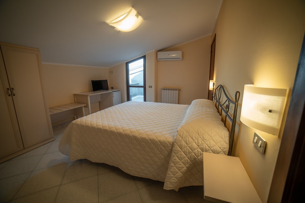 oikos rooms