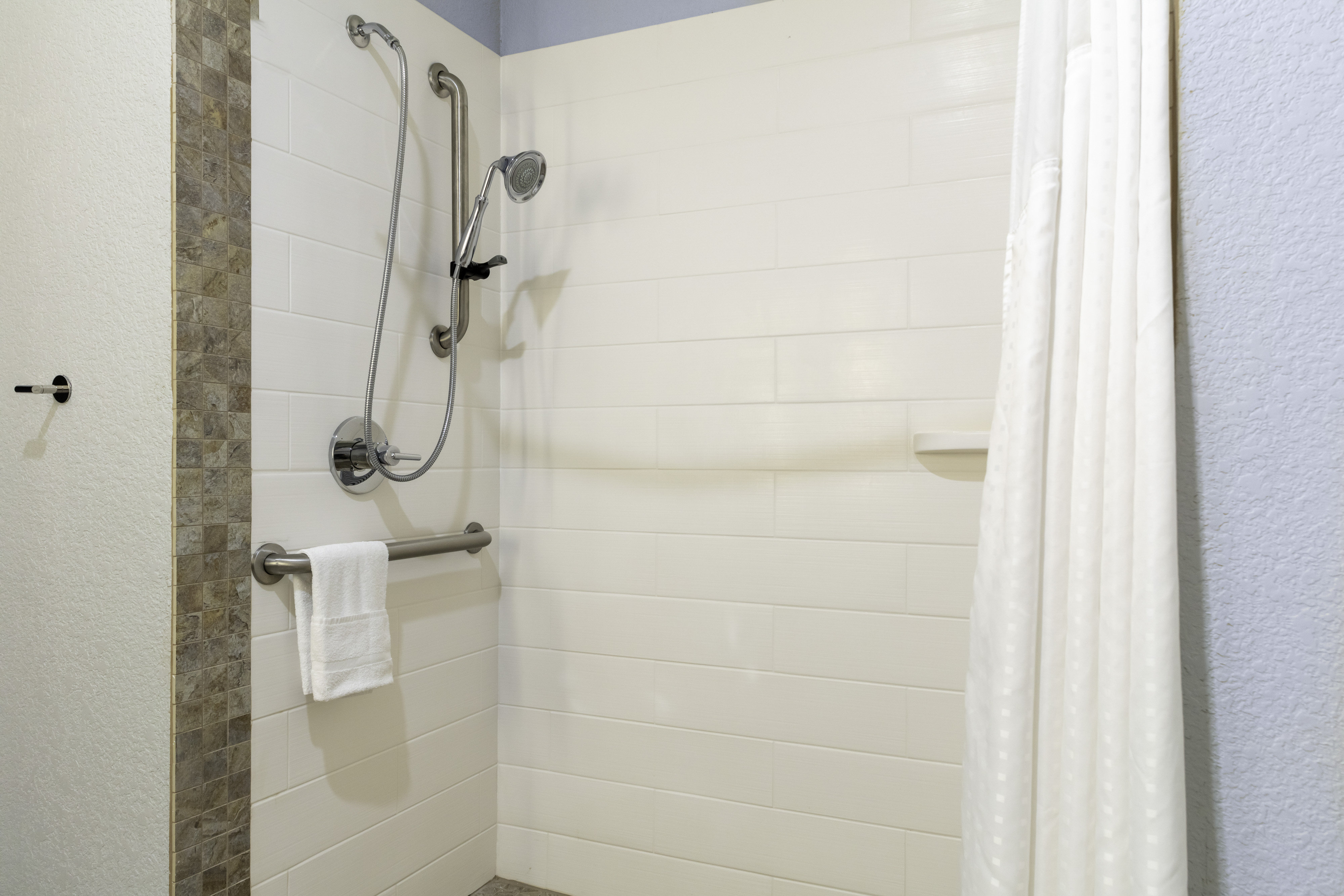 holiday inn express and suites leander an ihg hotel