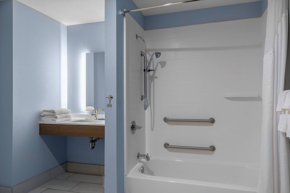 holiday inn express and suites leander an ihg hotel