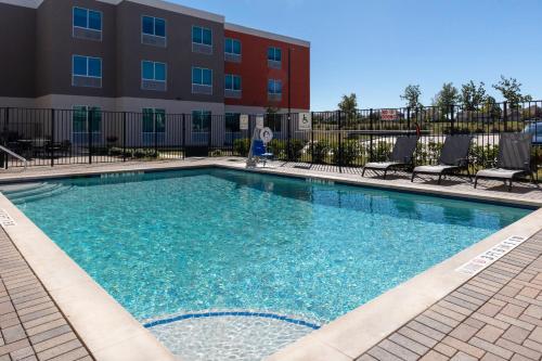 holiday inn express and suites leander an ihg hotel