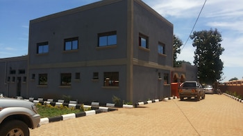 Skypa Hotel,Yumbe>>Adjumani,3 star