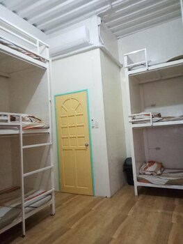 Bee-Force Backpackers,Lot 24 Block 8 6015 Lapu-Lapu,1 star