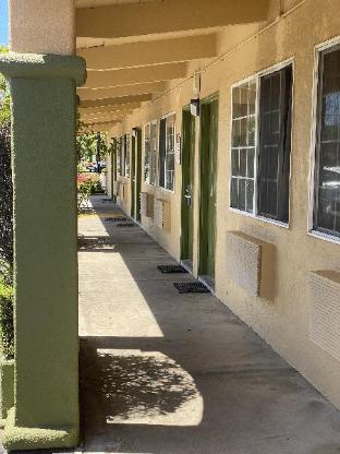 holiday motel