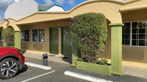 holiday motel