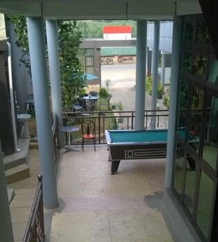 leisure village hotel
