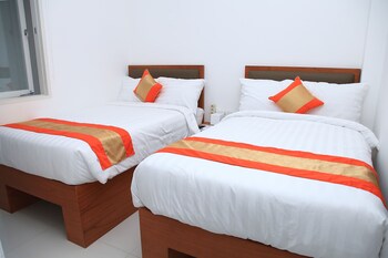 arawa travellers inn makassar hostel