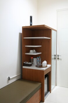 arawa travellers inn makassar hostel