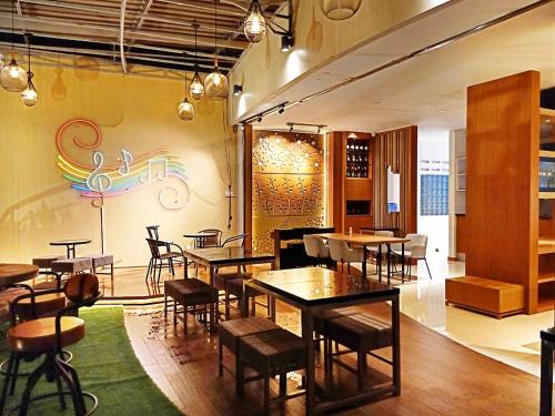 arawa travellers inn makassar hostel