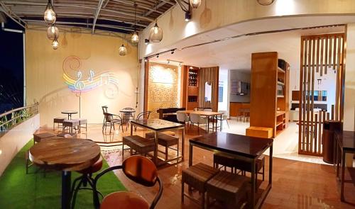 arawa travellers inn makassar hostel