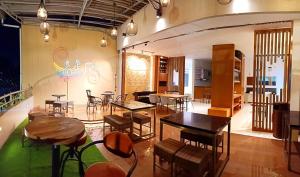 arawa travellers inn makassar hostel