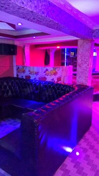 queens hotel