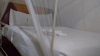 Vegas Hotel,Rhashid Khamis Road Kampala,2 star