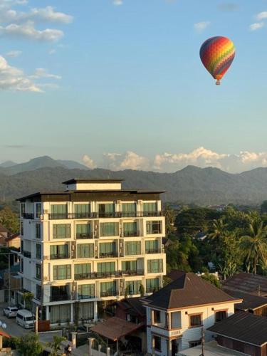serene vangvieng hotel