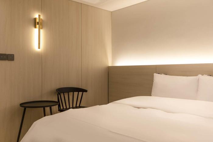 h hotel