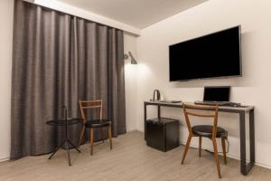 h hotel