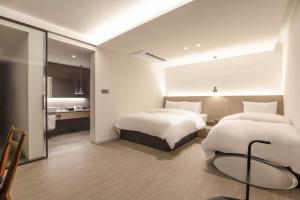 h hotel