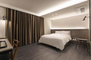 h hotel