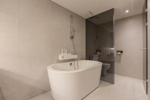 h hotel