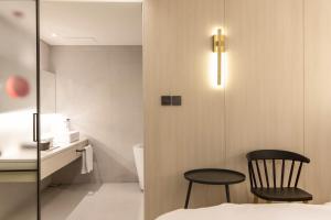 h hotel