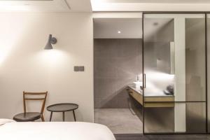 h hotel