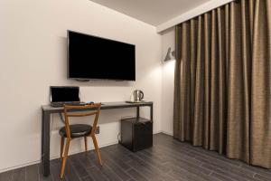 h hotel