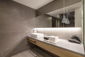 h hotel
