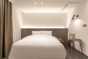 h hotel