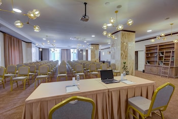 garden hotel and spa