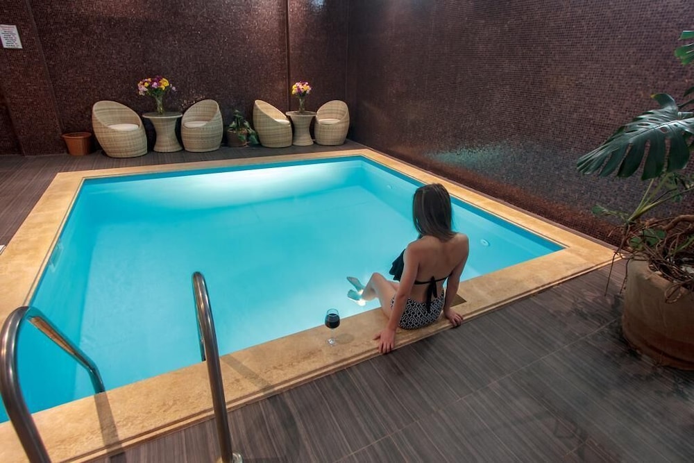 garden hotel and spa