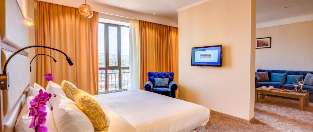 Garden Hotel & Spa,Selektsionnoye>>Bishkek,4 star