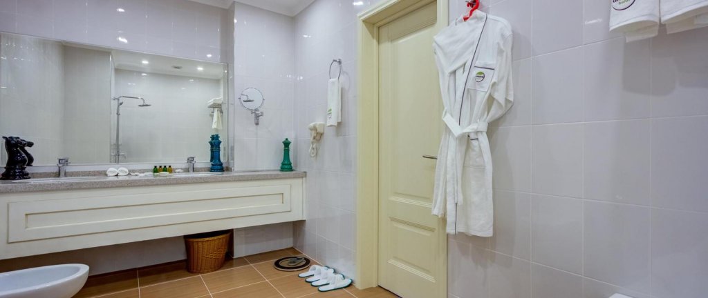Garden Hotel & Spa,Selektsionnoye>>Bishkek,4 star