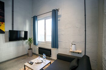 campus community a hotel