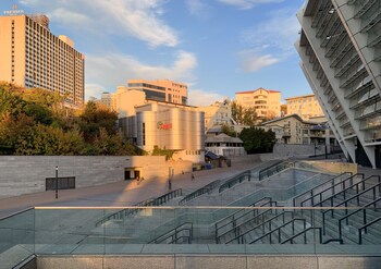 campus community a hotel