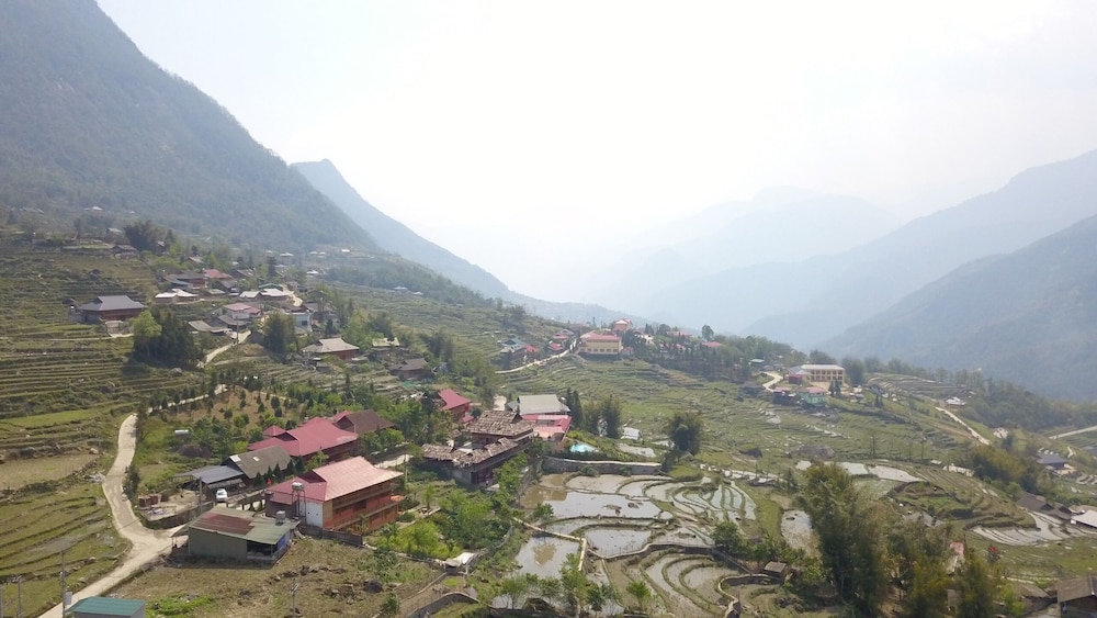 khen mong nature hotel