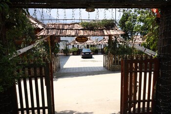 khen mong nature hotel