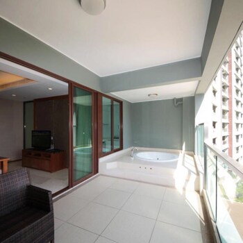 amanda seaview resort apartment