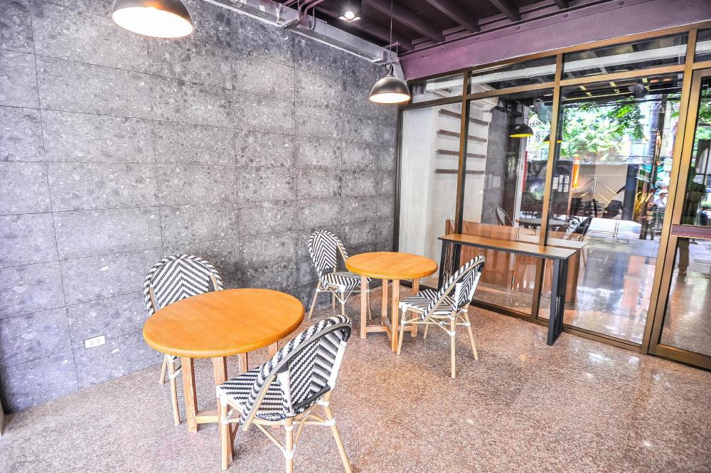 7 days premium hotel at icon siam station