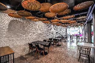 7 days premium hotel at icon siam station
