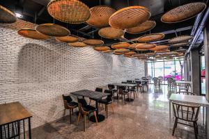 7 days premium hotel at icon siam station